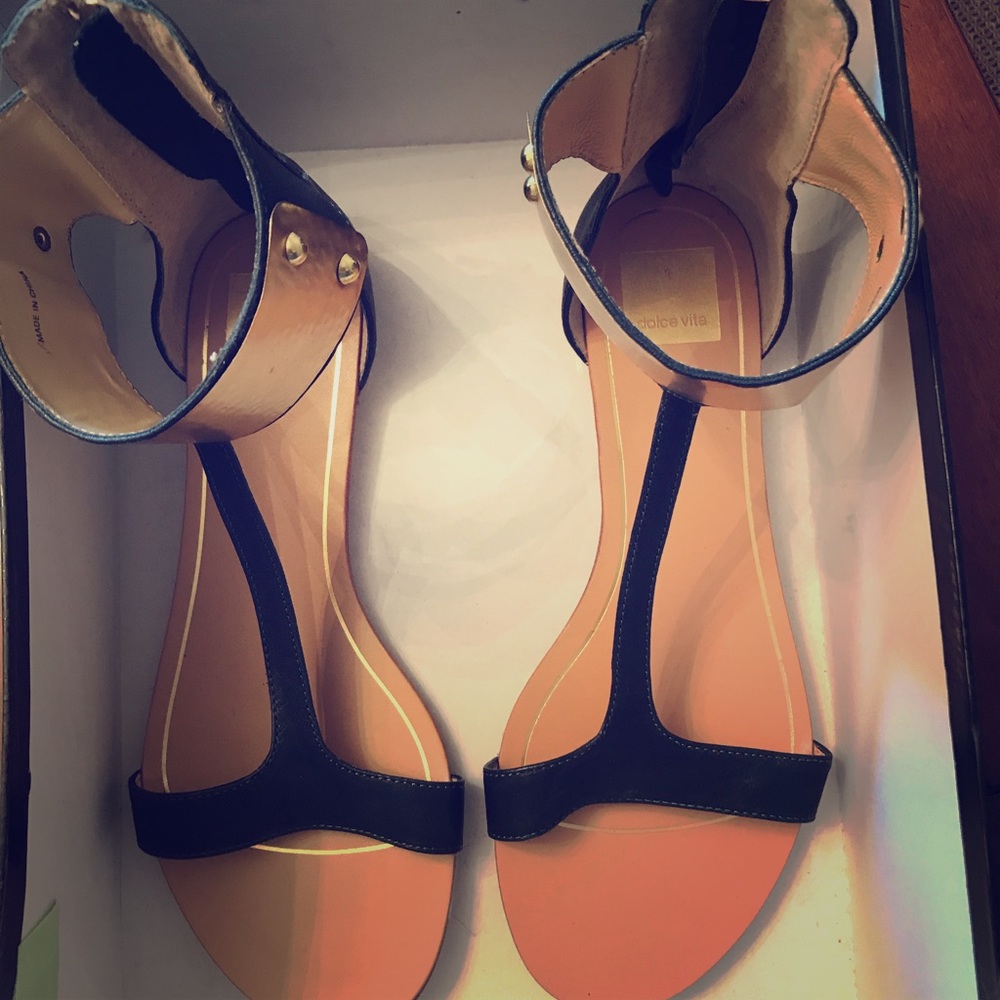 Dolce Vita metal ankle flat sandals size 8